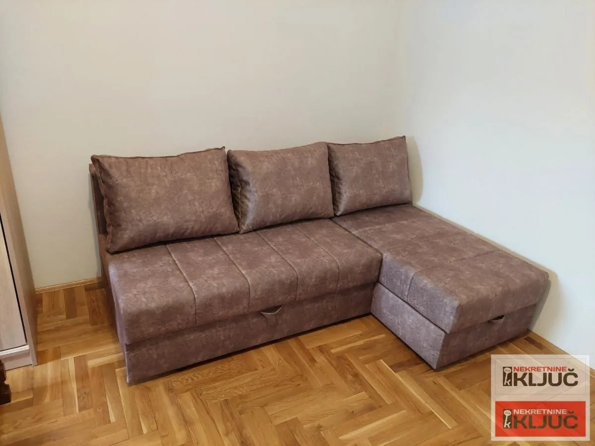 Izdavanje, garsonjera, 28m², Bulevar patrijarha Pavla, Novi Sad Sve Podlokacije