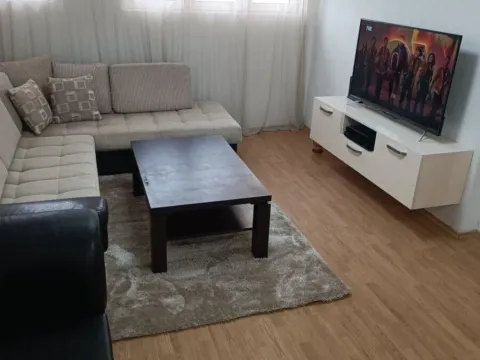 Izdavanje, dvosoban stan, 58m², Centar, Podgorica