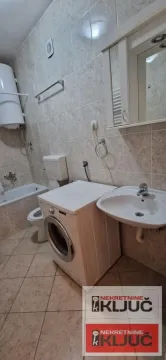 Izdavanje, garsonjera, 29m², Bulevar Oslobodjenja, Novi Sad Sve Podlokacije - image 6