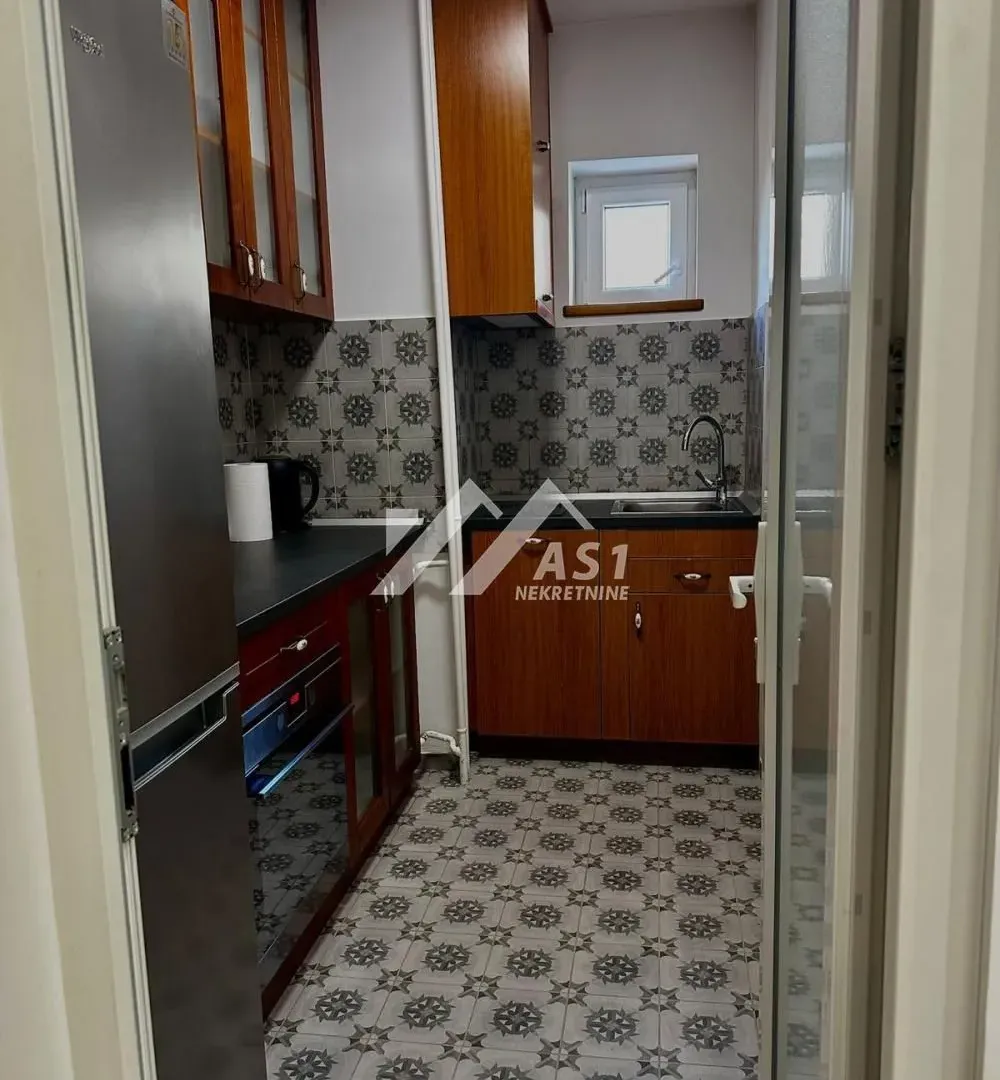 Izdavanje, trosoban stan, 66m², Kej, Novi Sad Sve Podlokacije