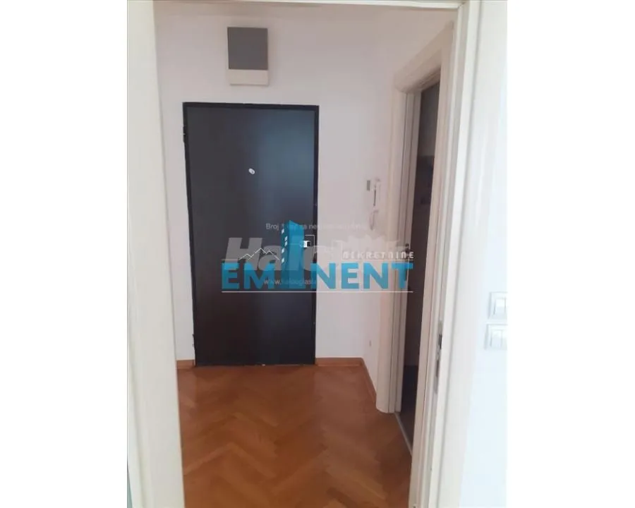 Izdavanje, trosoban stan, 90m², Vračar Sve Podlokacije, Beograd