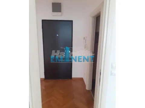 Izdavanje, trosoban stan, 90m², Vračar Sve Podlokacije, Beograd - image 10
