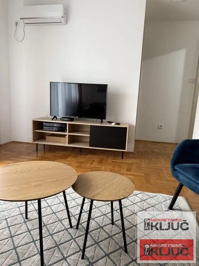 Izdavanje, jednosoban stan, 47m², Bulevar Oslobodjenja, Novi Sad Sve Podlokacije