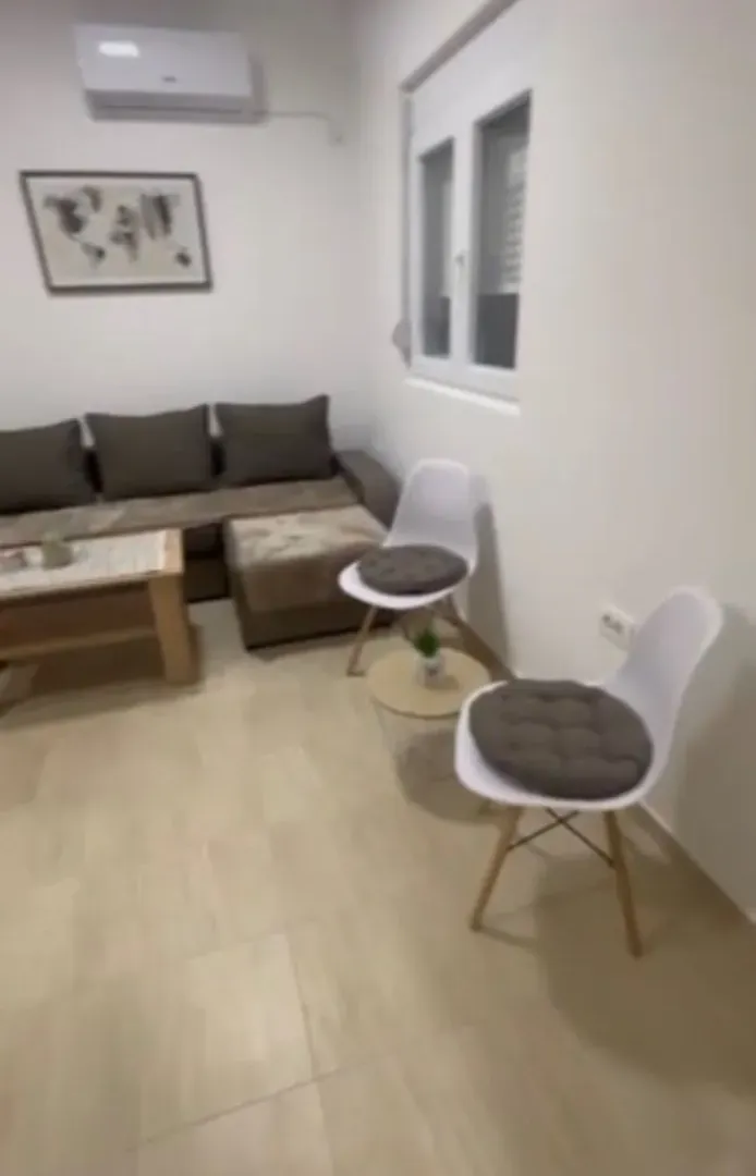 Izdavanje, kuća, 55m², Tološi, Podgorica