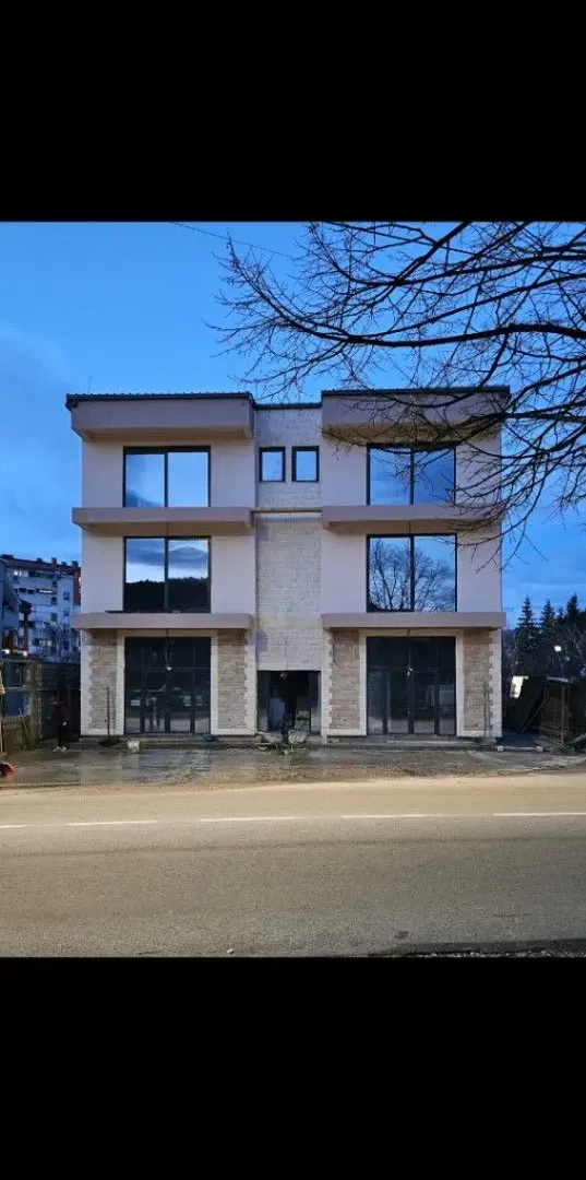 Rent, office space, 183m², Nikšić, Crna Gora