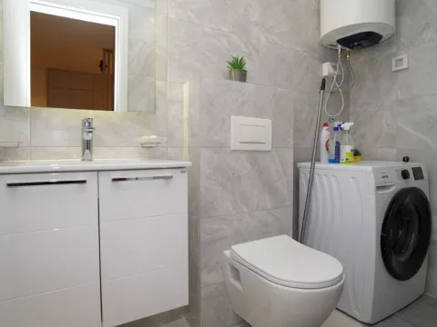 Izdavanje, jednosoban stan, 46m², Stari Aerodrom, Podgorica - image 9