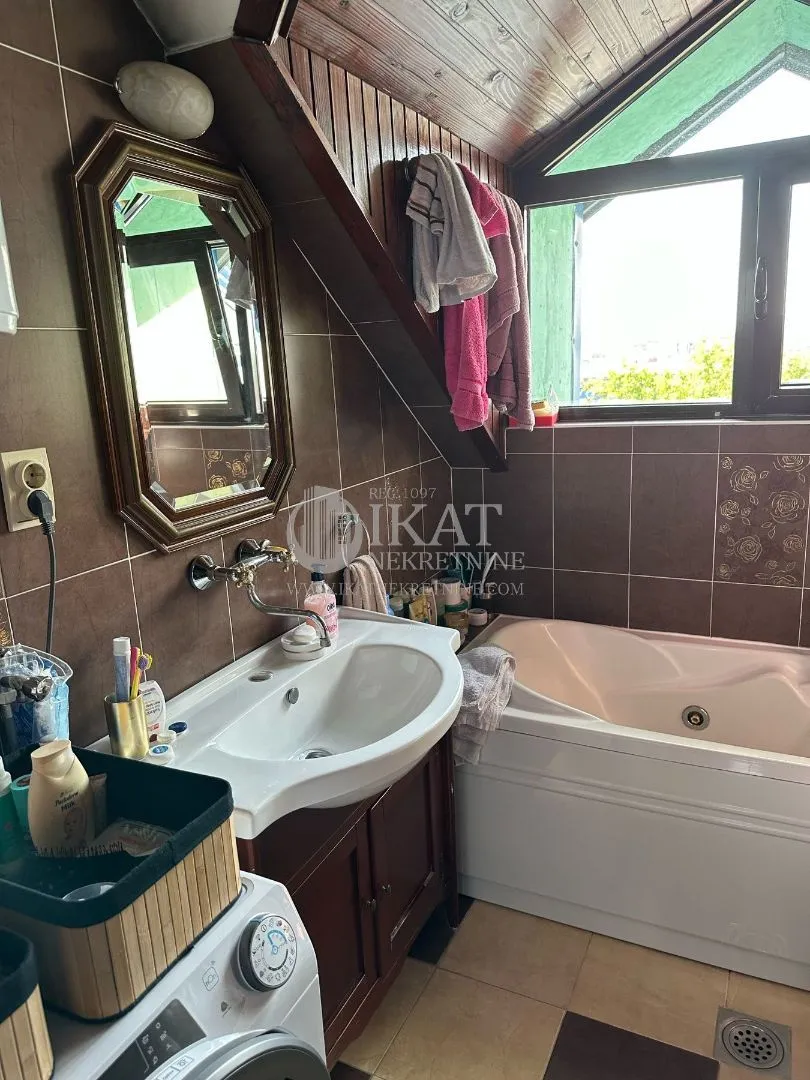 Sale, four bedroom apartment, 125m², Bežanija, Beograd