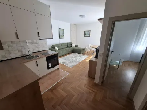 Izdavanje, jednosoban stan, 47m², Bulevar Oslobodjenja, Novi Sad Sve Podlokacije - image 6