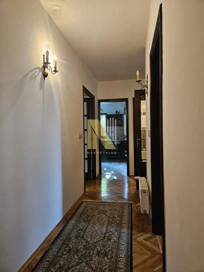 Prodaja, kuća, 331m², Veternik, Novi Sad Sve Podlokacije