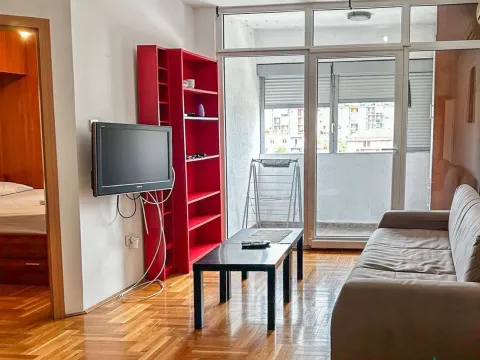 Izdavanje, jednosoban stan, 46m², City Kvart, Podgorica - image 6