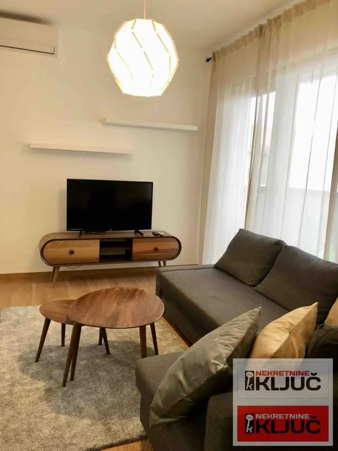 Prodaja, dvosoban stan, 49m², Centar, Novi Sad