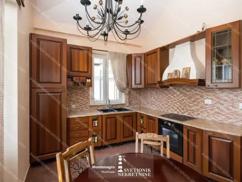 Prodaja, trosoban stan, 106m², Centar, Herceg Novi - image 3