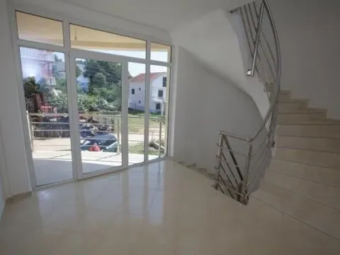 Sale, house, 450m², Utjeha, Bar - image 6
