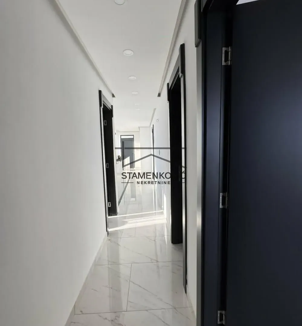 Prodaja, kuća, 230m², Tatarsko brdo, Petrovaradin