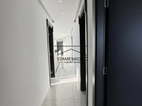 Prodaja, kuća, 230m², Tatarsko brdo, Petrovaradin - image 2