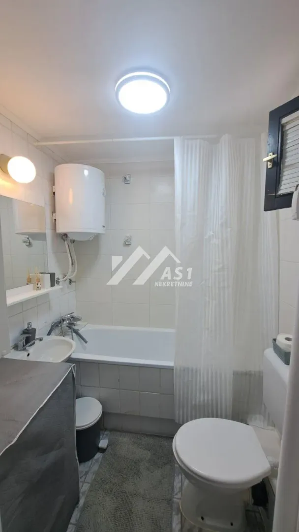 Izdavanje, jednosoban stan, 43m², Liman 2, Novi Sad Sve Podlokacije