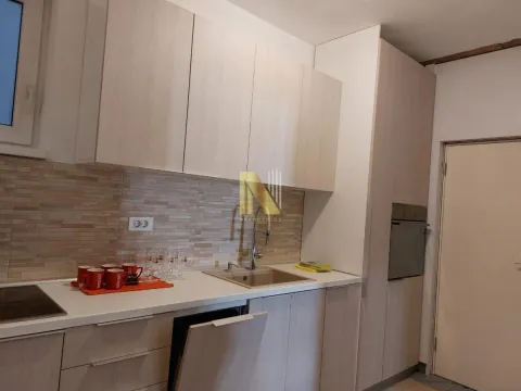 Izdavanje, trosoban stan, 65m², Centar, Novi Sad - image 5