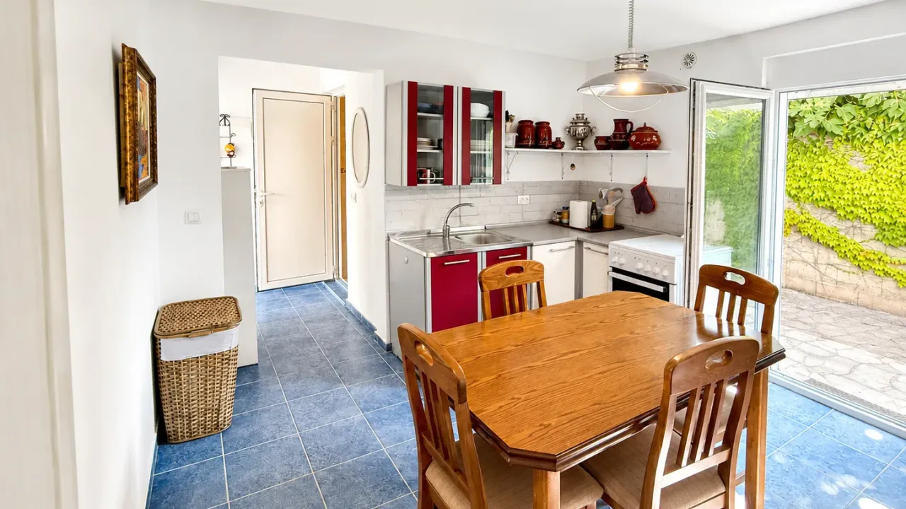 Prodaja, kuća, 101m², Dobre Vode, Bar