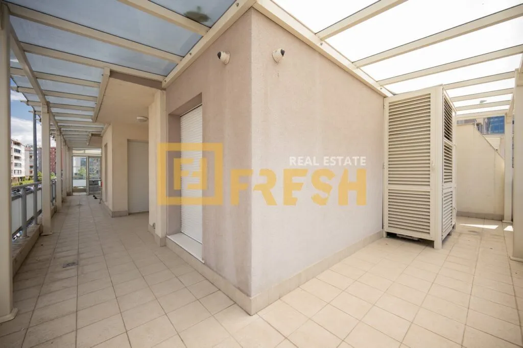 Prodaja, trosoban stan, 180m², City Kvart, Podgorica