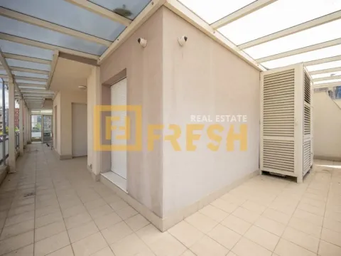 Sale, three bedroom apartment, 180m², City Kvart, Podgorica - image 23