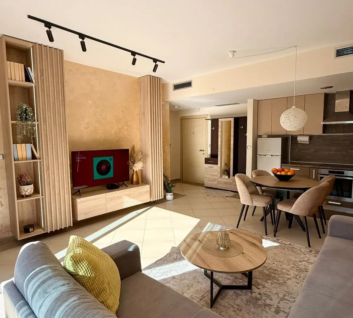Prodaja, jednosoban stan, 74m², Dobrota, Kotor