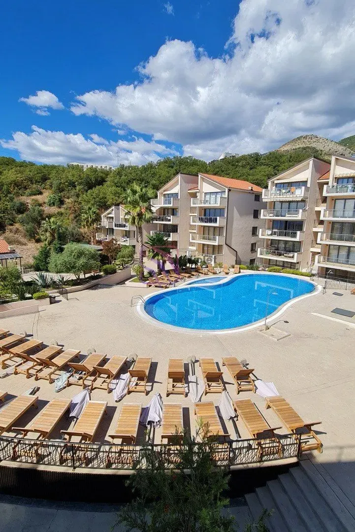 Prodaja, dvosoban stan, 75m², Pržno, Budva