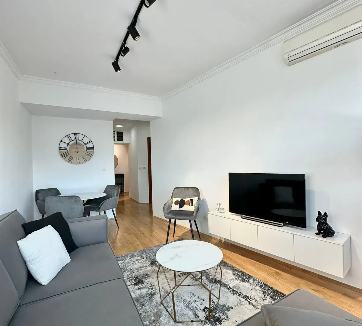 Rent, one bedroom apartment, 53m², Centar, Podgorica