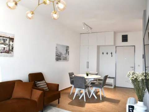 Sale, one bedroom apartment, 51m², Bečići, Budva - image 2