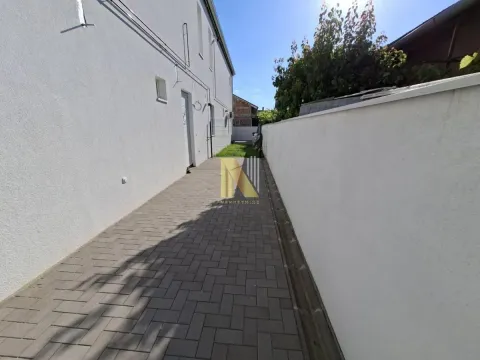 Popločano dvorište i prolaz pored kuće. - image 11