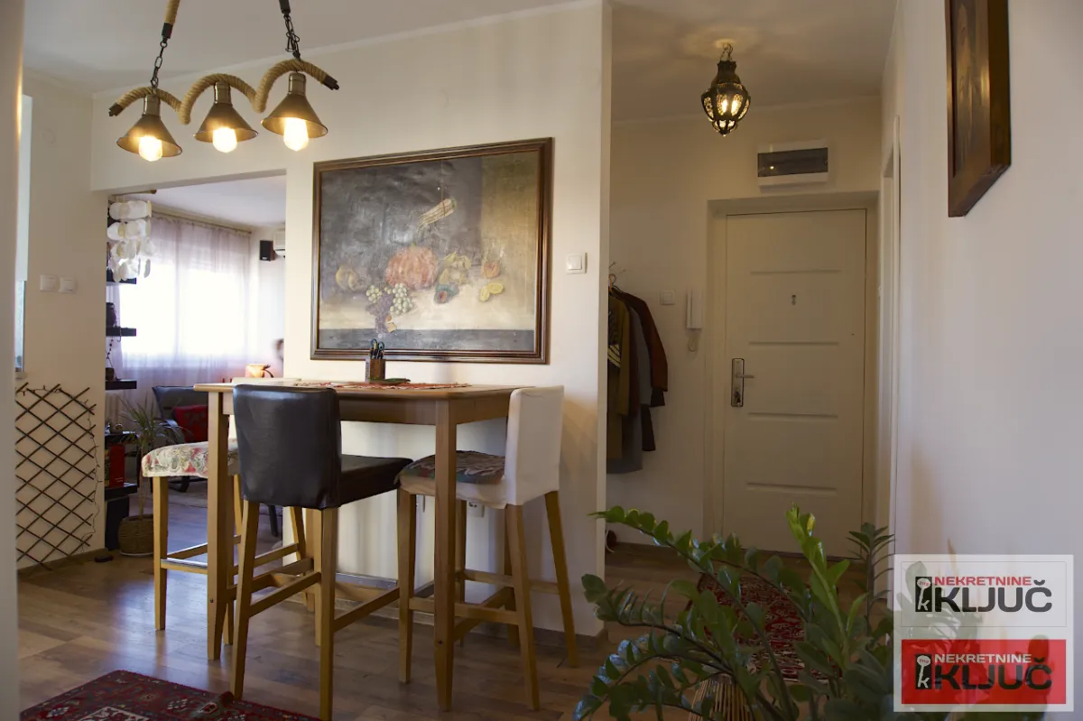 Prodaja, dvosoban stan, 55m², Bulevar Oslobodjenja, Novi Sad Sve Podlokacije