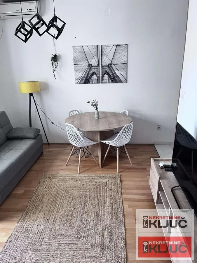 Prodaja, dvosoban stan, 42m², Centar, Novi Sad