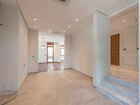 Prodaja, kuća, 492m², Mareza, Podgorica - image 17