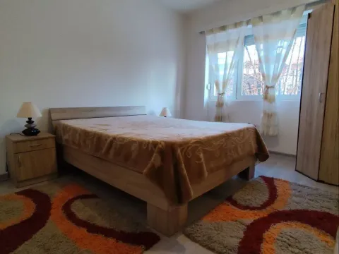 Izdavanje, jednosoban stan, 54m², Centar, Nikšić - image 5