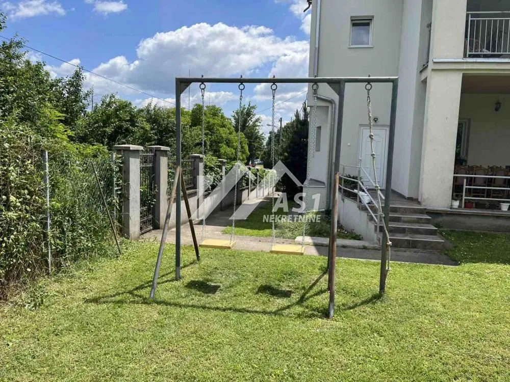 Izdavanje, četvorosoban stan, 120m², Stari Majur, Petrovaradin