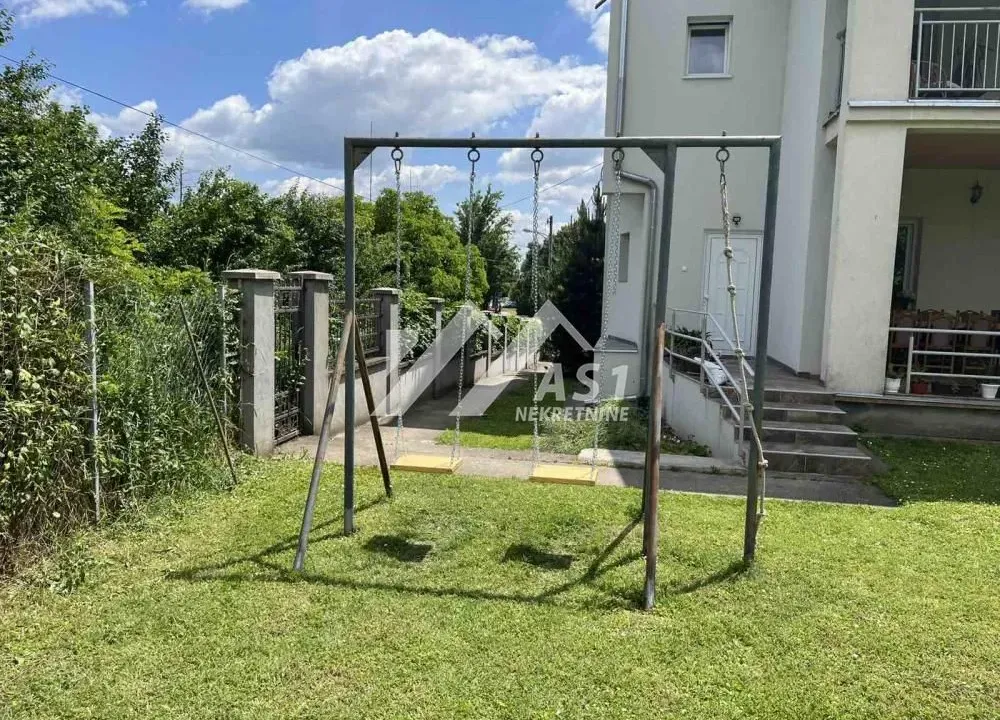 Rent, four bedroom apartment, 120m², Stari Majur, Petrovaradin