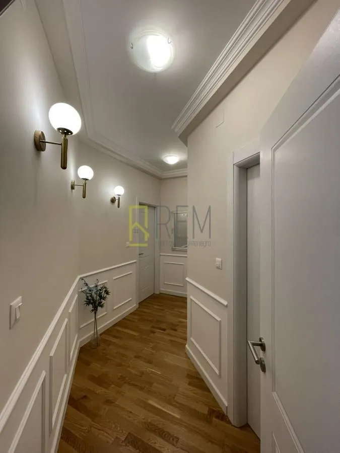 Prodaja, dvosoban stan, 90m², Zabjelo, Podgorica