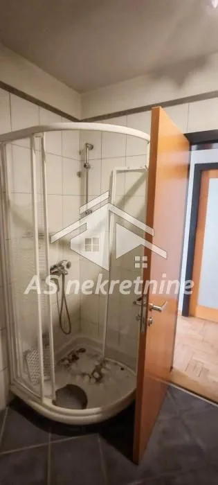 Prodaja, stan, 207m², Kalenić Pijaca, Vračar Sve Podlokacije