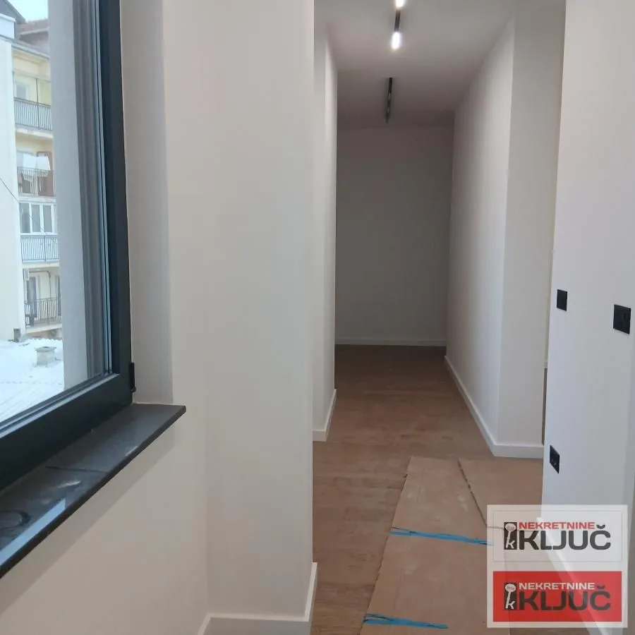 Prodaja, četvorosoban stan, 98m², Grbavica, Novi Sad Sve Podlokacije