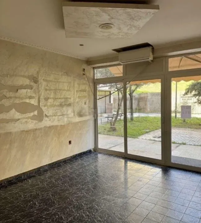 Izdavanje, poslovni prostor, 33m², Lepa Kata, Podgorica