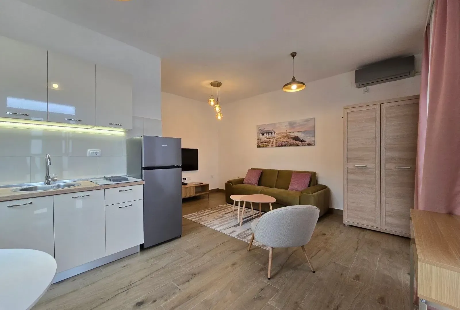 Rent, studio apartment, 25m², Momišići, Podgorica