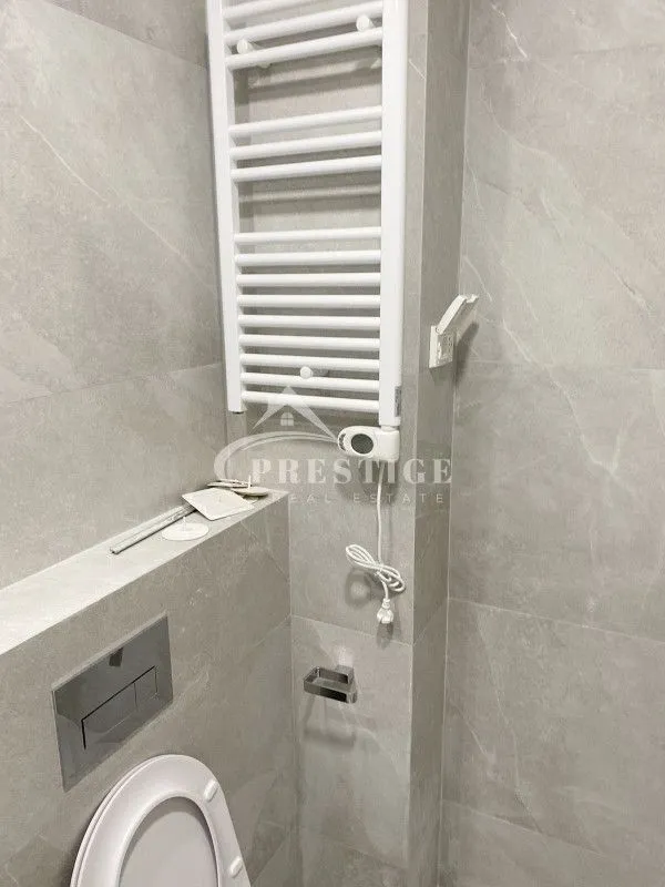 Izdavanje, jednosoban stan, 40m², Central Point, Podgorica