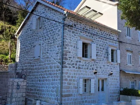 Prodaja, kuća, 130m², Prčanj, Kotor - image 11