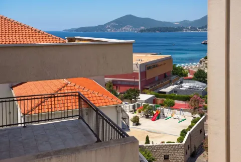 Rent, three bedroom apartment, 136m², Pržno, Budva - image 10