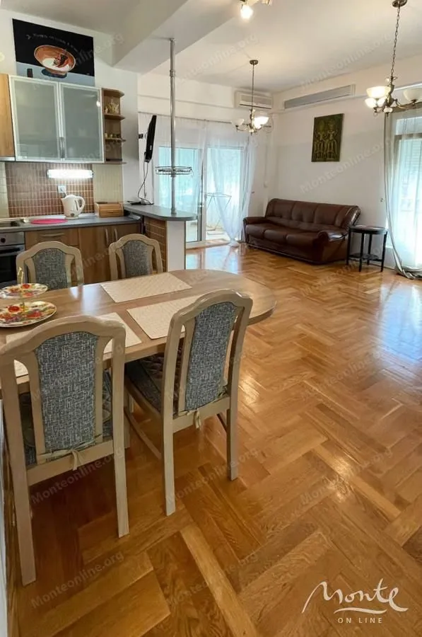 Prodaja, dvosoban stan, 65m², Podmaine, Budva