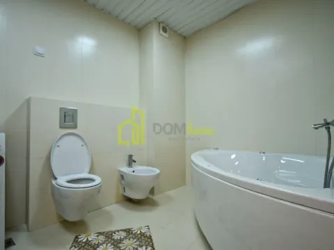 Izdavanje, trosoban stan, 150m², Preko Morače, Podgorica - image 2