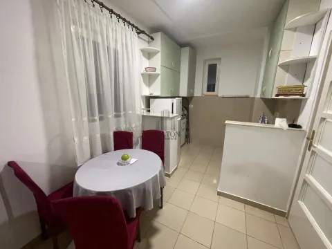 Izdavanje, dvosoban stan, 49m², Vračar, Šid - image 6