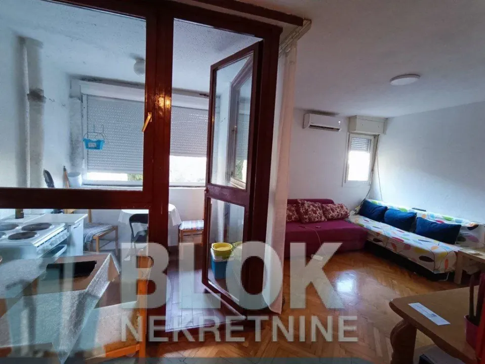 Izdavanje, jednosoban stan, 27m², Blok 5, Podgorica