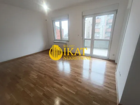 Prodaja, jednosoban stan, 39m², Slavujev Venac, Zvezdara Sve Podlokacije - image 1