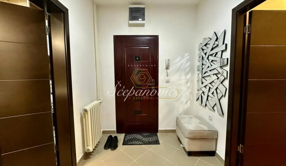 Prodaja, dvosoban stan, 44m², Adamovićevo Naselje, Novi Sad Sve Podlokacije