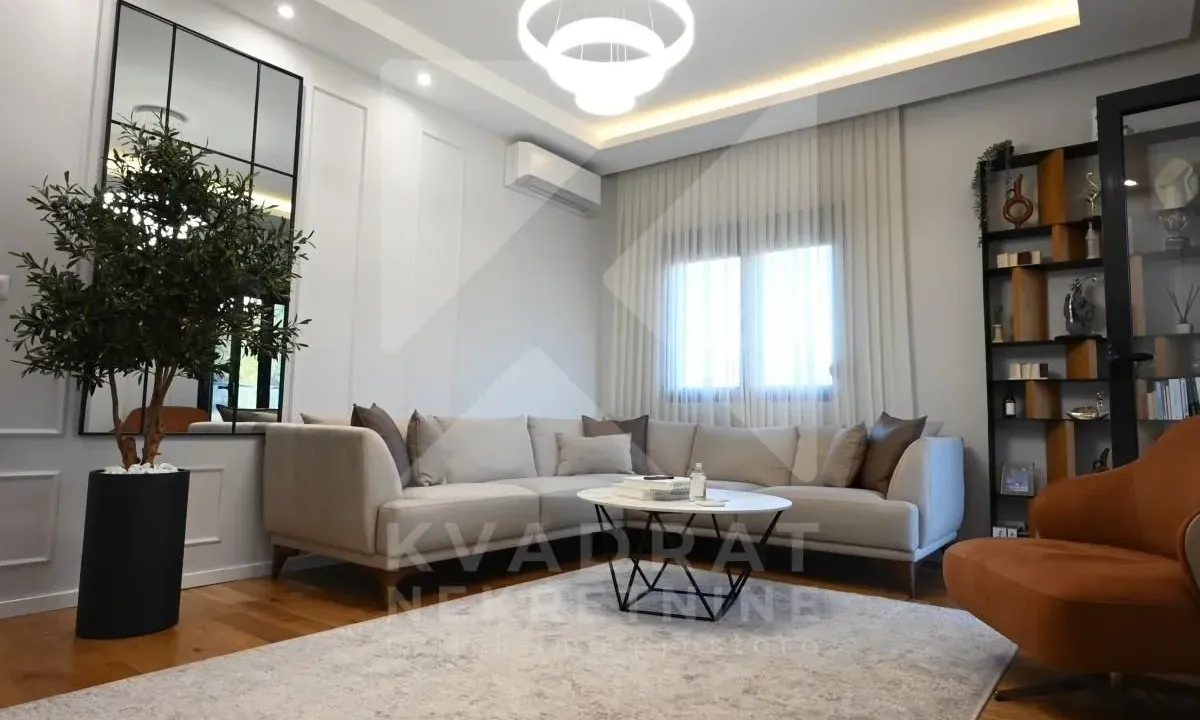 Izdavanje, dvosoban stan, 66m², Centar, Podgorica